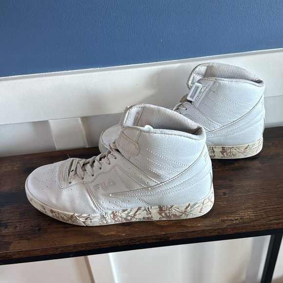 Fila Women’s Vulc 13 Mid top sneakers white camo bottoms size 9 1/2 **as is** - Picture 4 of 12